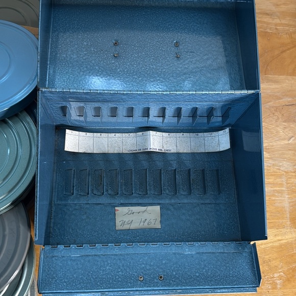 Vintage Blue Steel Logan De Luxe 8mm Movie Reel Chest and 10 Vintage Reel Tins - Picture 14 of 17